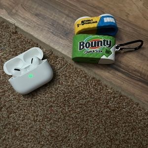 Airpods Pro with case